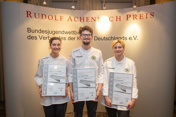 Die drei Sieger:innen des Achenbach-Preises. 