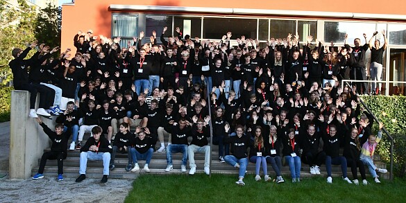 Die Bremer JTFO-Delegation vor der Bremer Landesvertretung in Berlin