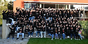 Die Bremer JTFO-Delegation vor der Bremer Landesvertretung in Berlin