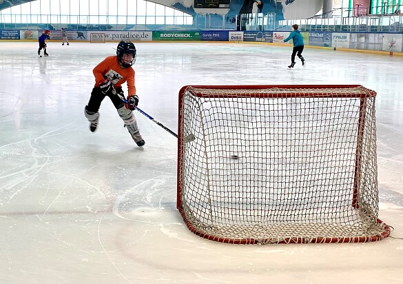 Schüler beim Eishockey