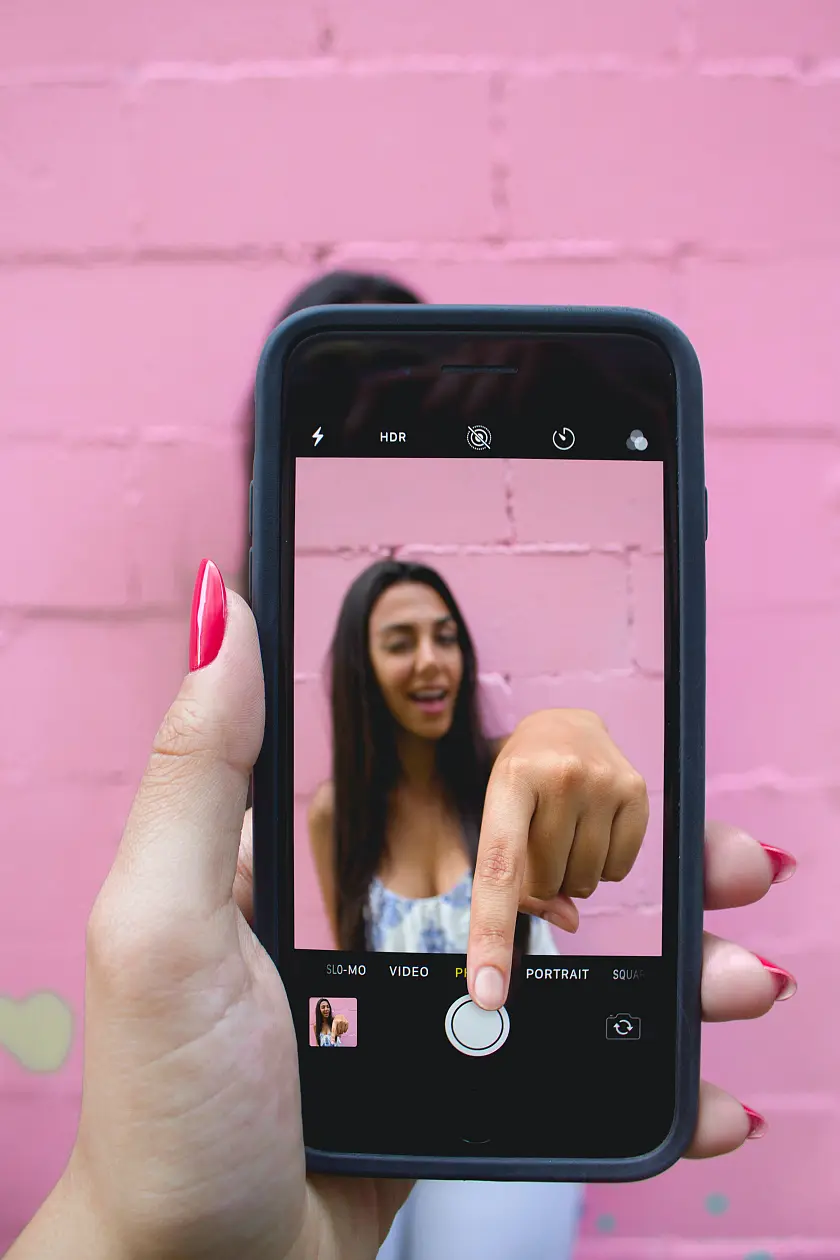 Wordwolke mit den Namen wichtiger sozialer Netzwerke wie Facebook, Instagram, Twitter, Snapchat etc.