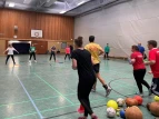 Teilnehmer:innen der Fortbildung bei einer Übung