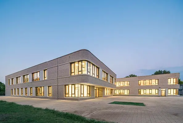 Au&szlig;enansicht der GS Hummanstra&szlig;e