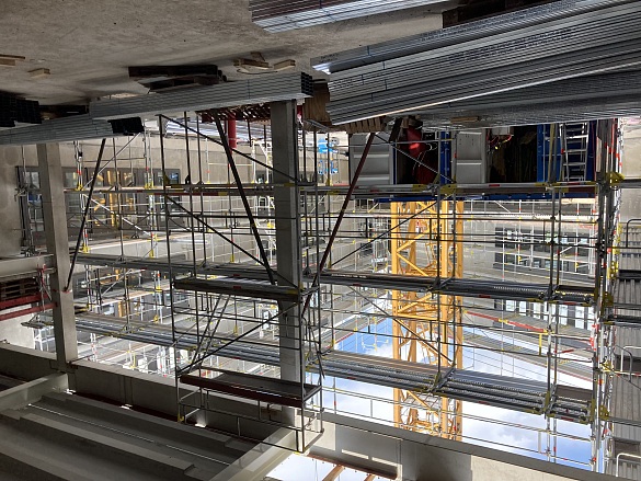 Hier ist eine Baustelle zu sehen. 