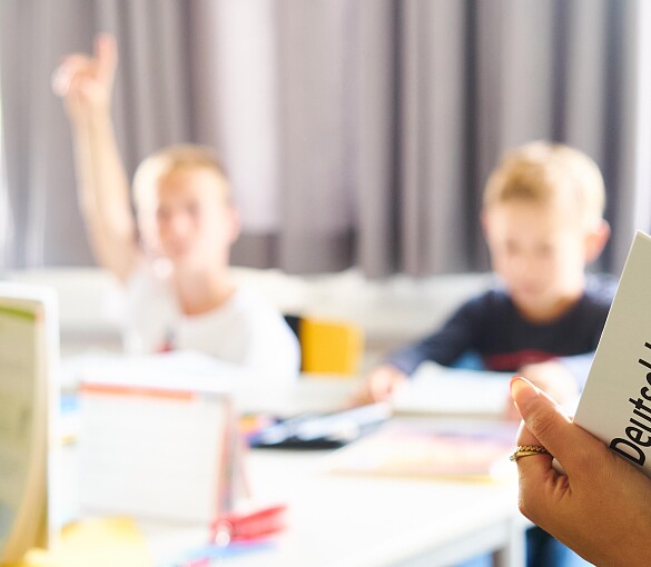 Schüler in einem Klassenraum während des Unterrichts