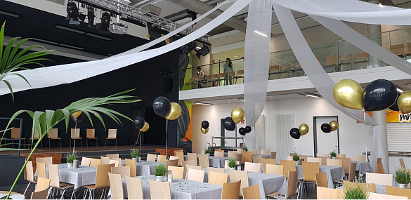 Aula OS Hermmansburg geschm&uuml;ckt f&uuml;r die Abschlussfeier 08.07.2022