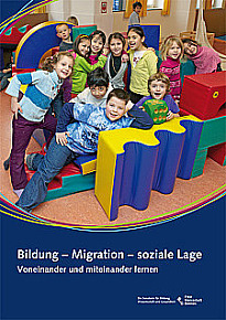 Der Bildungsberichtsband "Bildung – Migration – soziale Lage: Voneinander und miteinander Lernen" soll eine Grundlage für die Erarbeitung des Entwicklungsplans Migration und Bildung sein.