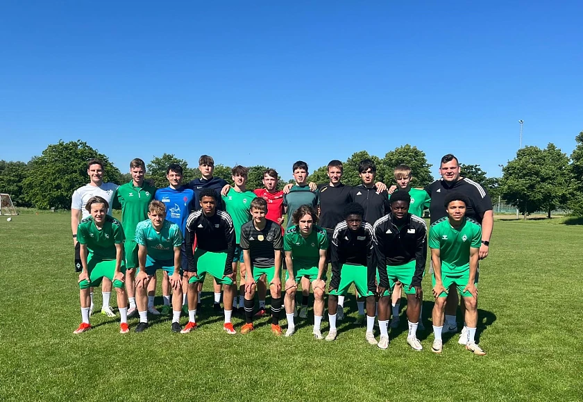 Schulfußballmannschaft des Gymnasiums Links der Weser, das zur Schulfußball-WM nach China gefahren ist