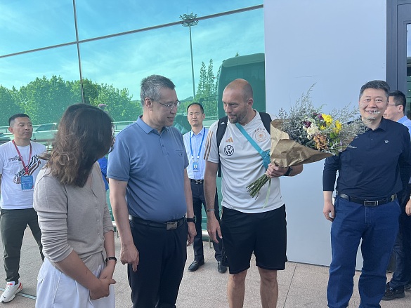 Abreise der WM-Schulfußballmannschaft 