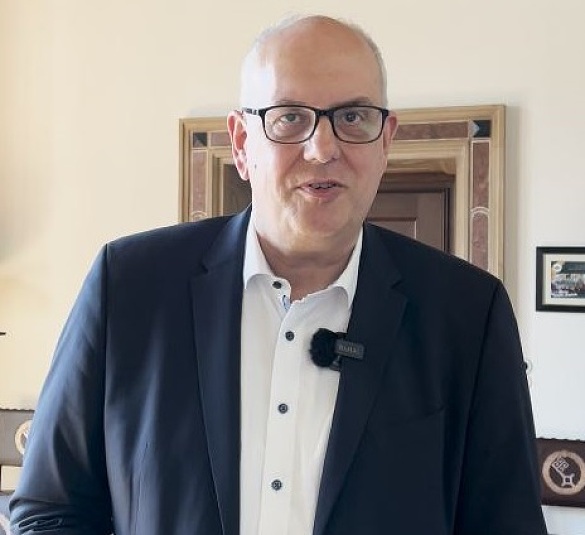 Bürgermeister Bovenschulte übermittelt eine persönliche Video-Botschaft. 