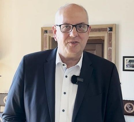 Bürgermeister Bovenschulte übermittelt eine persönliche Video-Botschaft. 